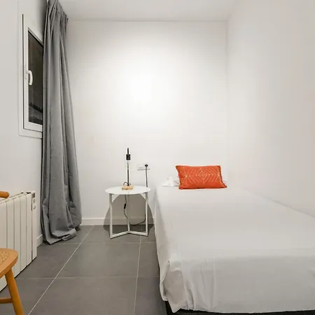 Flateli Espronceda 01 公寓 *